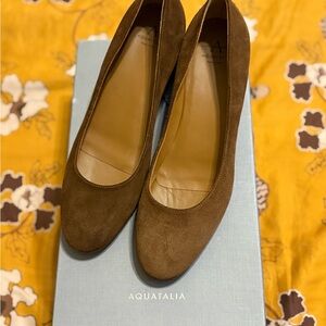 NWT Aquatalia Women's Dark Brown Suede pumps, Made in Italy, Size 7